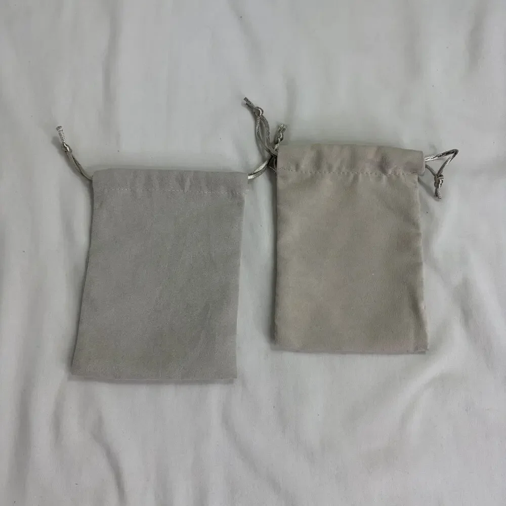 Kendra Scott Jewelry Pouches Lot Of 2, velvet material, soft, jewelry care